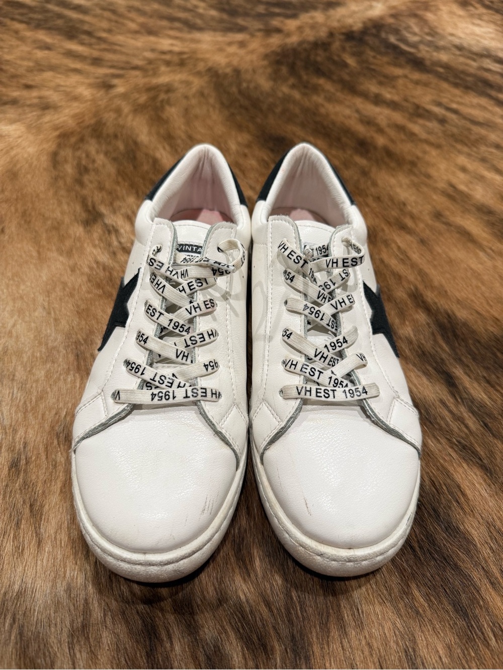 Vintage Havana White Leather Sneakers with Black Star - Picture 2 of 8